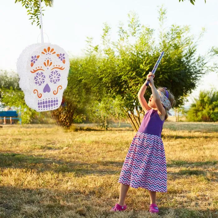 Relaxdays  Pinata à suspendre Tête de mort pour enfants à remplir anniversaire jeux décoration, blanc-1