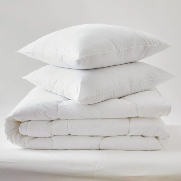 Pack Couette Blanrêve très chaude 260 x 240 + 2 Oreillers 60 x 60 Confort traité Anti Acarien Soft & care-0