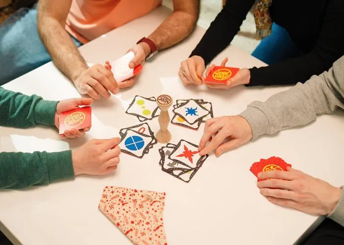 Asmodee - 8220 - Jungle Speed: Eco-Pack - Jeu de Table, Party Game, 2-10 Joueurs, 7+ Ans, edition en Italien-3