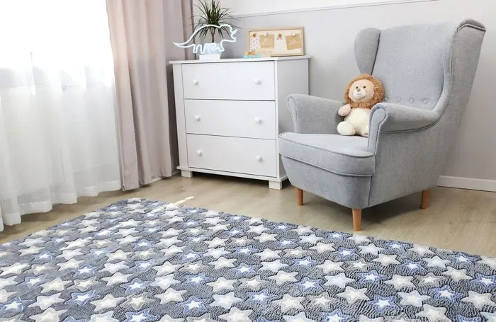 Tapis chambre d'enfant lumineux 120x160 cm - tapis enfant tapis de jeu fluo lavable Mélange d'étoiles grises-2