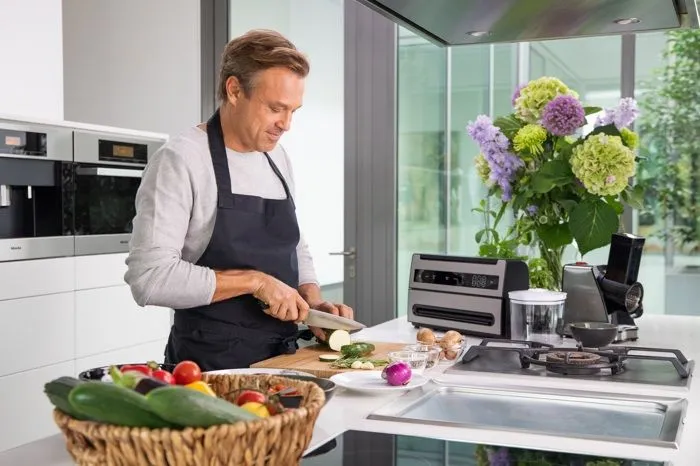 Machine Sous Vide Alimentaire - Sous Videuse Alimentaire - Compartiment du Rouleau - Gris - VertiVac Plus 5703 Solis-1