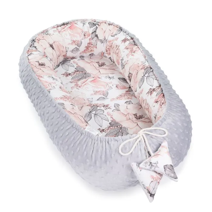 Réducteur Lit Bébé 90x50 cm - Matelas Cocoon Cale Bebe pour Lit Baby Nest Coton avec Minky Minky Gris Clair avec Motif Rose Sauvage-0