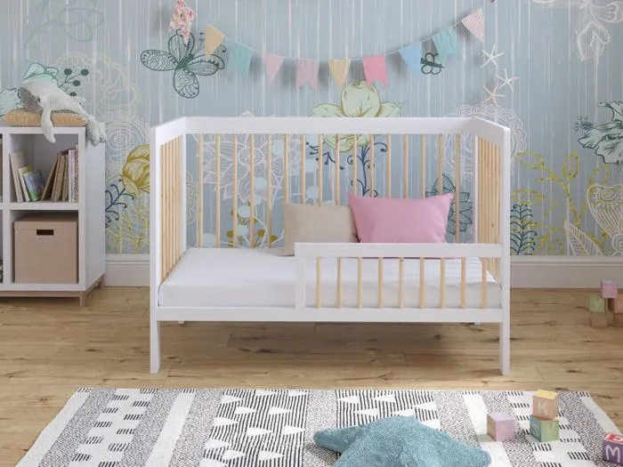 Lit Bebe Evolutif en Bois Pin Blanc 120x60cm, Transformable en Un Canapé-lit avec Une Barrière de Sécurité-0