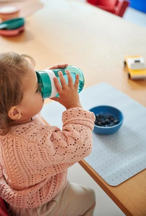 Tasse a bec - gobelet - verre d'apprentissage Mepal-0