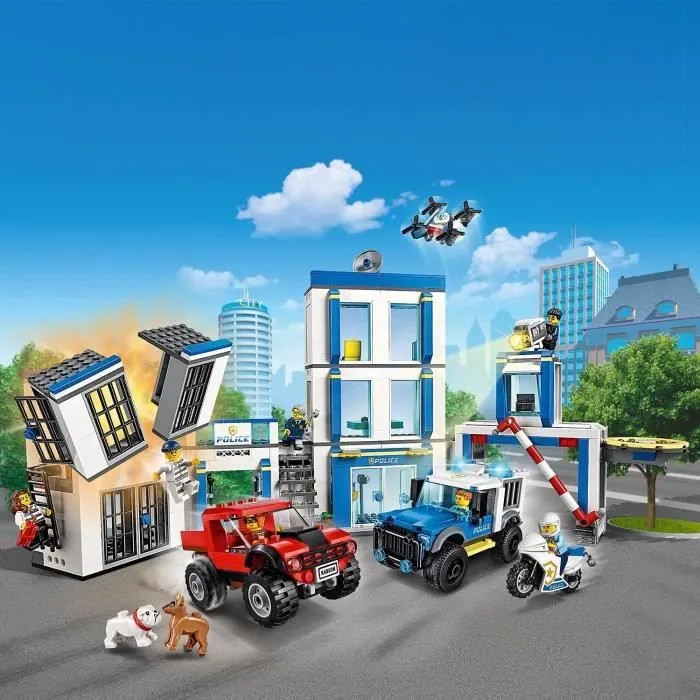 LEGO® City 60246 Le commissariat de police, Jouets de Camion, Moto, Minifigurines pour Enfant Filles Garçons 6 ans et +-3
