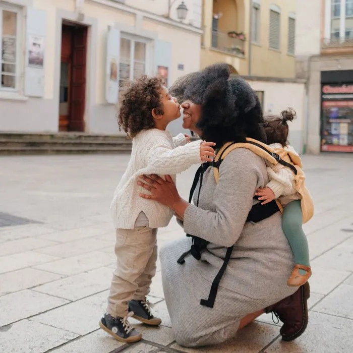 Porte-bébé préformé physiologique Néo - Néobulle - Jaune Ocre - De 0 à 2 ans-1