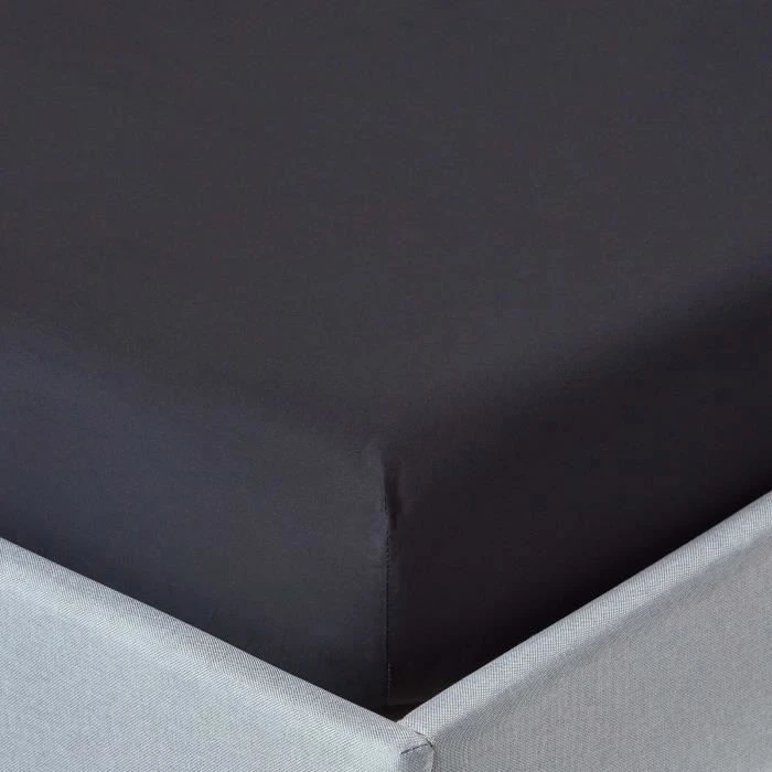 Drap-housse uni 180 x 200 cm 100% coton égyptien 200 fils coloris noir-0