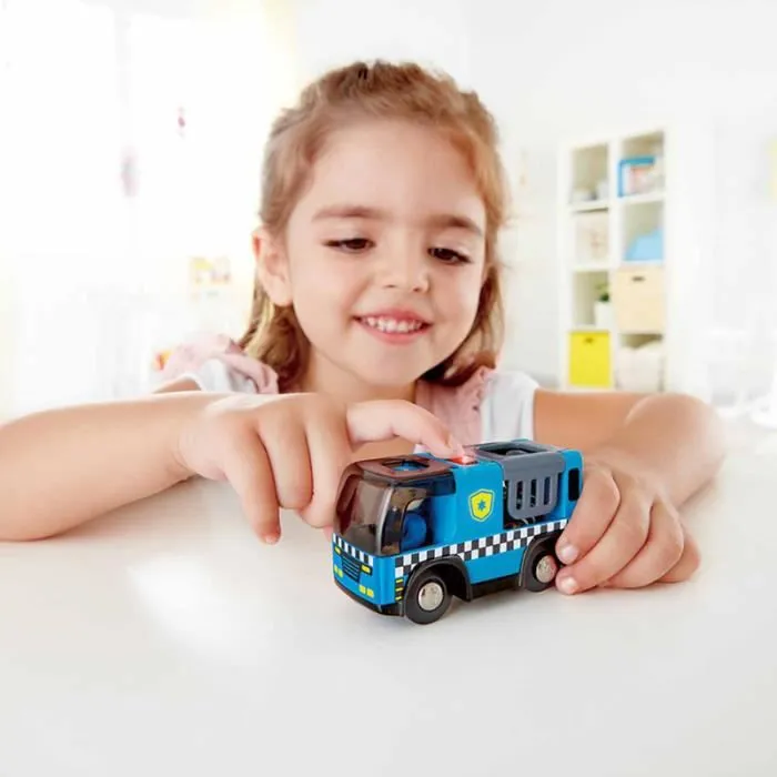 Hape - Voiture de police sonore pour jeu de train en bois - Jouets par univers - Jeux de construction - Trains en bois-0