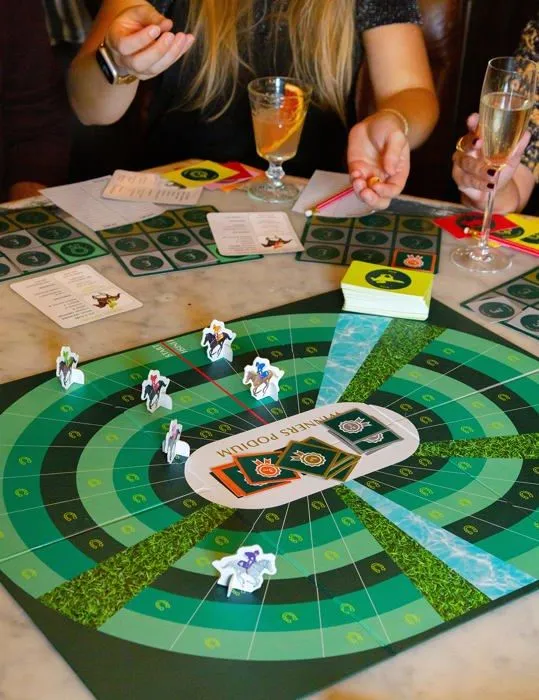 Jeu de societe - jeu de plateau Talking tables - HOST-HORSERACE - Horse Racing Board Game for Family Games Night-3