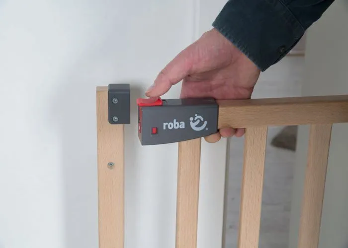 Barrière de Sécurité Bébé "Safety Up" pour Porte - ROBA - Largeur Réglable de 70 - 118.5 cm-5