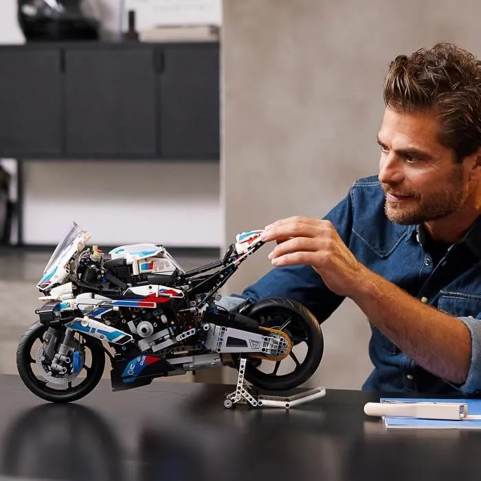 LEGO® Technic 42130 BMW M 1000 RR, Construction Moto BMW, Maquette Moto GP, Échelle 1:5, Cadeau Motard, pour Adultes-4