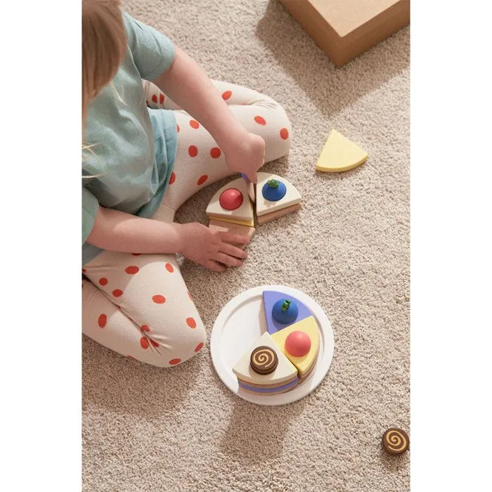Gâteau à étages en bois Kid's Hub-1
