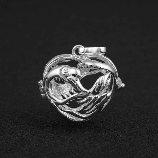 Bola de grossesse coeur cygne à grelot rose * Longueur collier : 114 cm * Matière pendentif : Cuivre, plaqué argent * Diamètre de-3