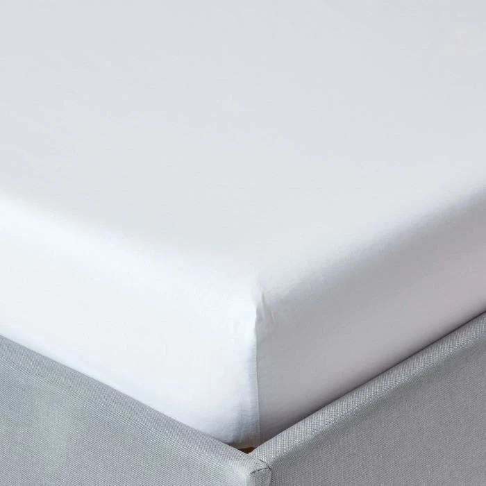 Drap-housse uni 150 x 200 cm 100% coton égyptien 200 fils coloris blanc-0