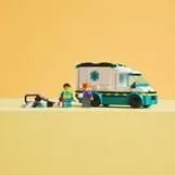 LEGO City 60451 L’ambulance de secours - Jouet de construction pour garçon dès 5 ans-8