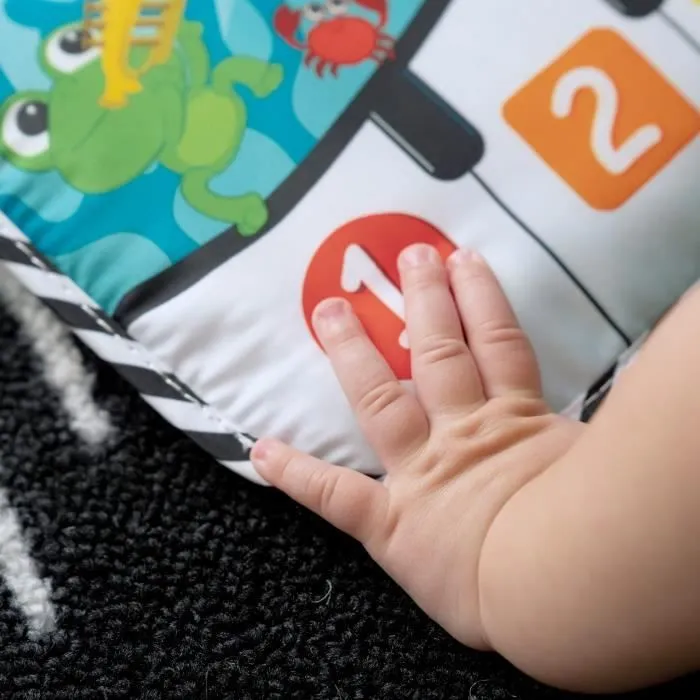 BABY EINSTEIN Jouet musical pour bébé, clavier Ocean Explorers Neptune la tortue, découverte chiffres, formes et couleurs, 3-5