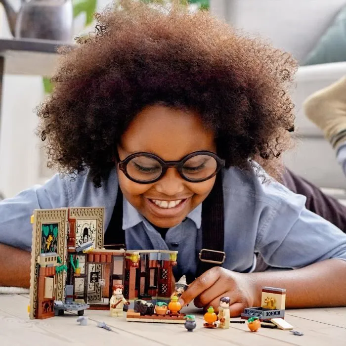 LEGO® Harry Potter™ 76384 Poudlard : Le cours de botanique, Livre avec Cedric Diggory, Neville Londubat et le professeur Chourave-3