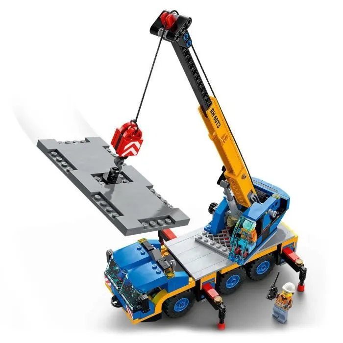 LEGO City La Grue Mobile 60324 - Camion Jouet Engin de Chantier avec Plaque de Route - Cadeau Garçons et Filles 7 Ans-3