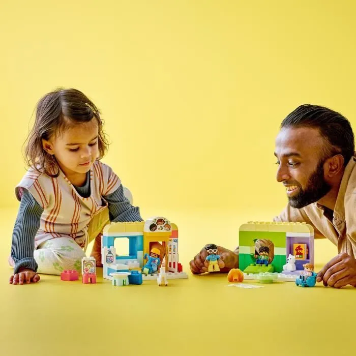 LEGO® DUPLO Ma Ville 10992 La Vie à la Garderie, Jouet Éducatif avec 4 Figurines-5
