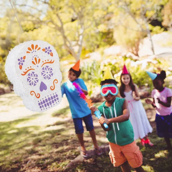 Relaxdays  Pinata à suspendre Tête de mort pour enfants à remplir anniversaire jeux décoration, blanc-2