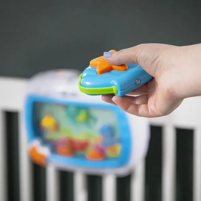 BABY EINSTEIN Veilleuse - Rêves marins - Réglage 25 min lumière, son, musique ou bruit de l’océan, attache lit, télécommande-7