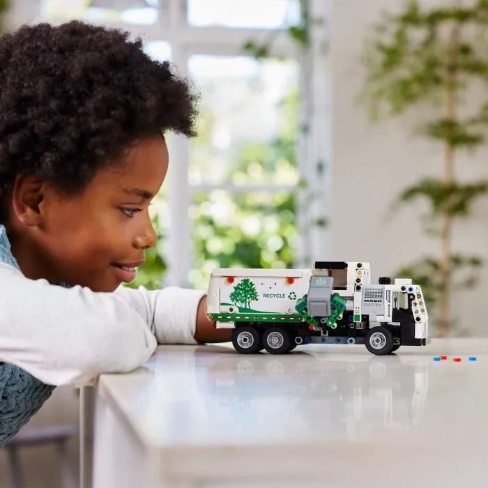 LEGO® 42167 Technic Mack LR Electric Camion Poubelle, Jouet de Camion Électrique, Véhicule de Recyclage-4