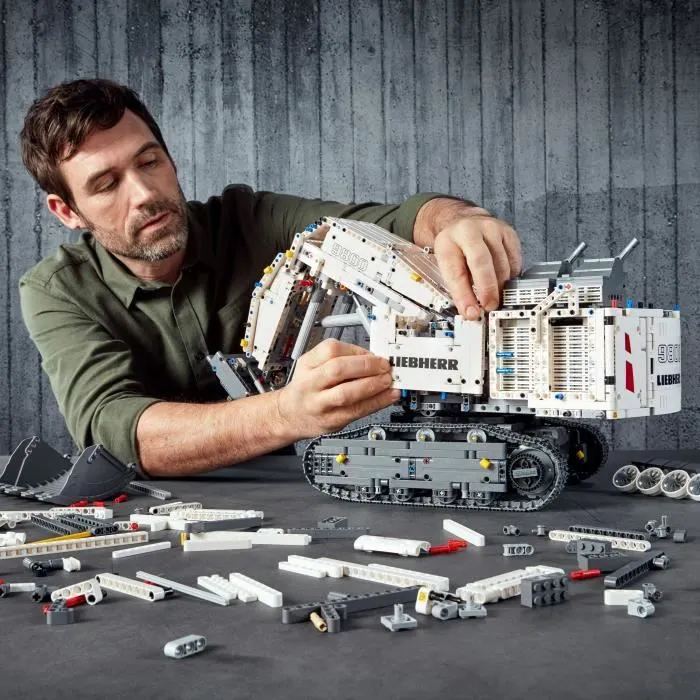 LEGO® Technic 42100 La pelleteuse Liebherr R 9800, Véhicule de Chantier RC Télécommandé, Kit de Construction-2