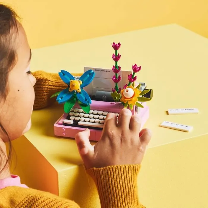 LEGO Creator 31169 3-en-1 La machine à écrire avec des fleurs - Jeu pour fille dès 8 ans-3