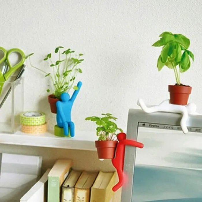 Bonhomme pot avec graines flexible rouge * Dimensions : 14 x 6 x 90 cm * Matière : silicone et fil de fer Fonctions : plante, dé...-1