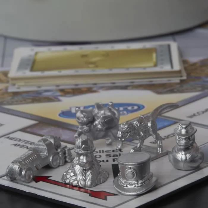 Monopoly Coffre-fort, jeu de plateau pour la famille et les enfants, 2 à 6 joueurs, dès 8 ans, inclut un coffre-fort-6