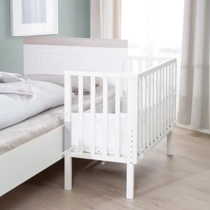 ROBA Berceau Cododo 2en1 Réglable "safe asleep®" 90 x 45 cm + Matelas + Barrière en Toile et Pourtour en Maille - Bois Laqué Blanc-1