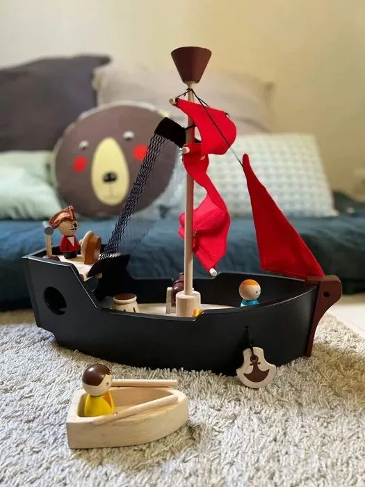 PLAN TOYS MON 1er GRAND BATEAU DE PIRATE-2