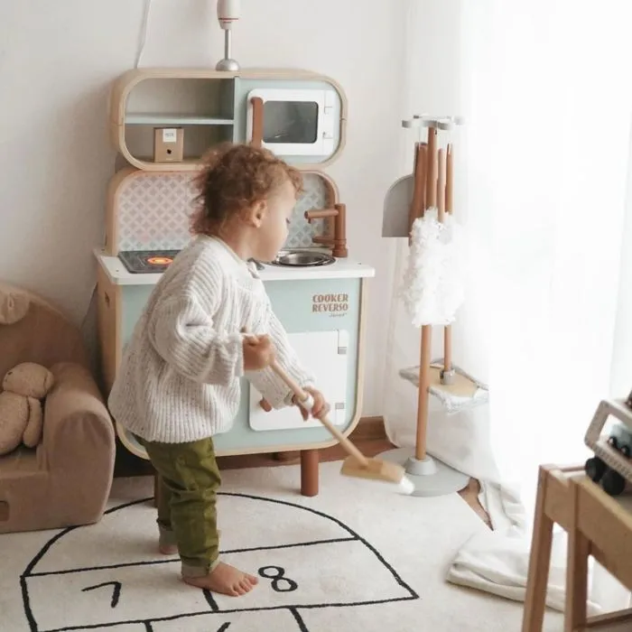 Mamabrum kit de Nettoyage en Bois Enfant , Jouet d'imitation- support de Rangement, pelle, Balai, vadrouille Tampon Doux, plumeau-1