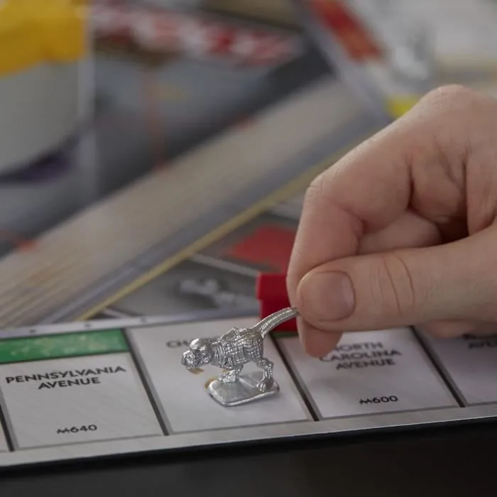 Monopoly Coffre-fort, jeu de plateau pour la famille et les enfants, 2 à 6 joueurs, dès 8 ans, inclut un coffre-fort-3