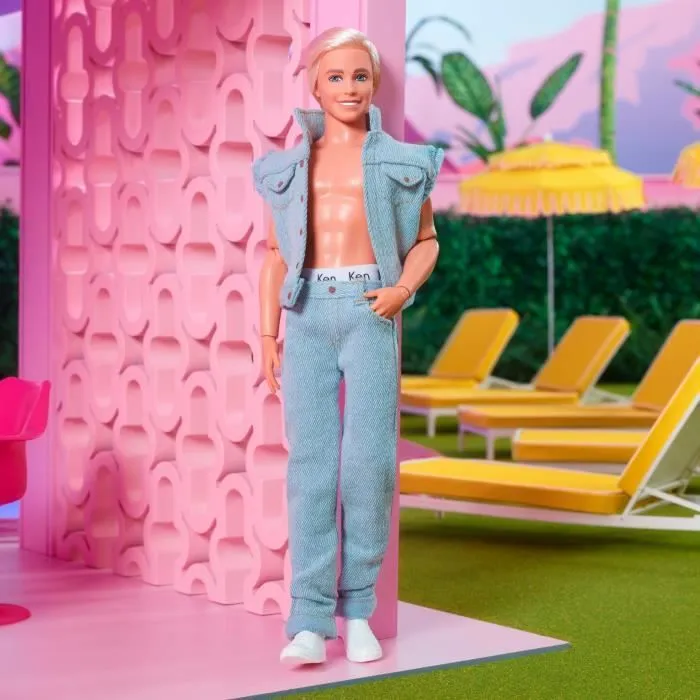 Barbie Le Film-Poupée Ken® à collectionner, tenue en jean HRF27-5