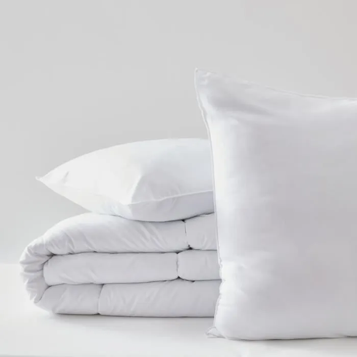 Pack Couette Blanrêve 140 x 200 cm + oreiller 60 x 60 + oreiller 45 x 70 Gamme Microfibre "Douceur" traité Anti Acarien-0