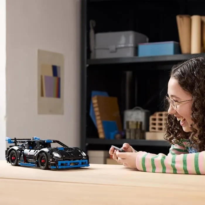 LEGO® Technic 42176 Voiture de course Porsche GT4 e-Performance - Modèle télécommandé-4