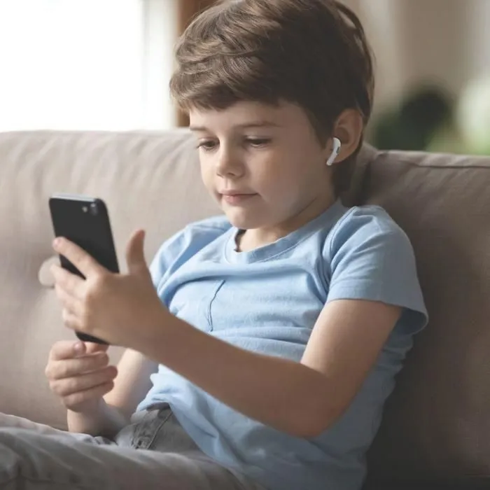 Écouteurs sans fil Bluetooth Football avec étui de chargement et de rangement-4