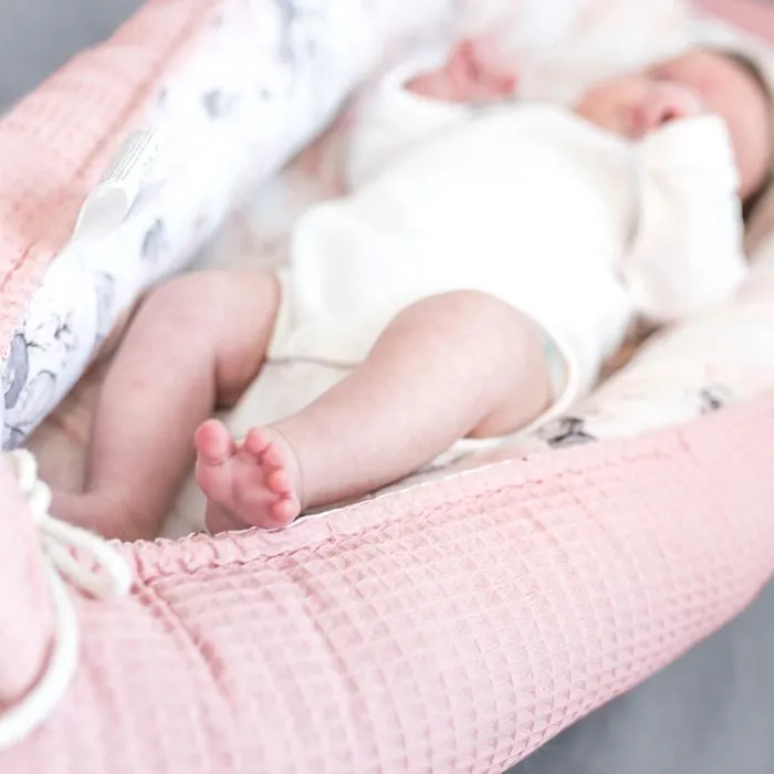Réducteur Lit Bébé 90 x 50 cm - Cocon fait à la main des deux côtés en coton Coton Piqué Rose Gaufré et Motif Roses-2