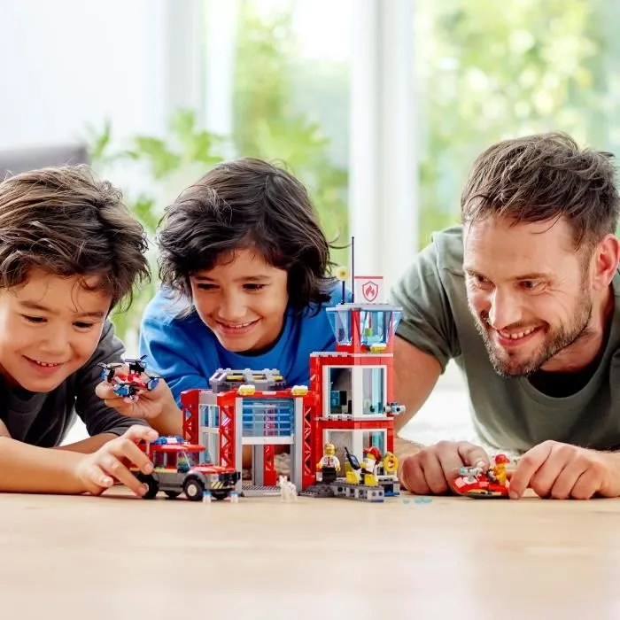 LEGO® City 60215 La caserne de Pompiers, Jeu de Construction, Jouet Garage avec Camion pour Enfants de 5 ans et +-2