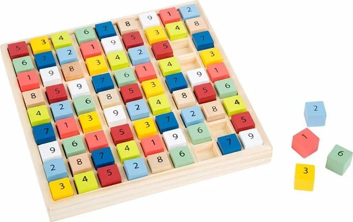small foot 11164 Sudoku coloré "Educate" en bois, avec 81 cubes numérotés dans des couleurs vives, à partir de 6 ans. 11164-1