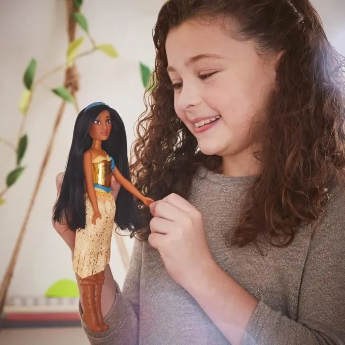 DISNEY PRINCESSES - Poussière d'étoiles - Poupée Pocahontas avec jupe et accessoires - jouet pour enfants - à partir de 3 ans-6