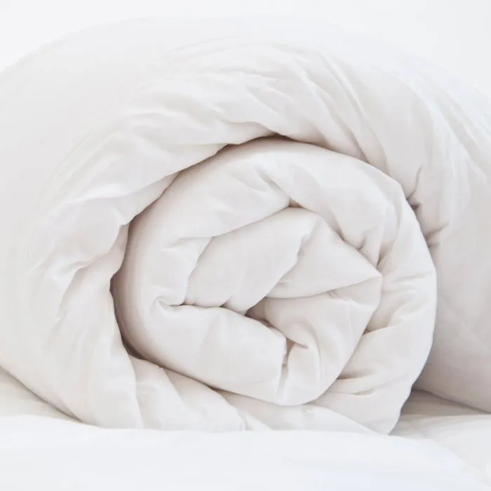 Couette 250 gr Basic 115x145 cm (Lit Bébé)-0