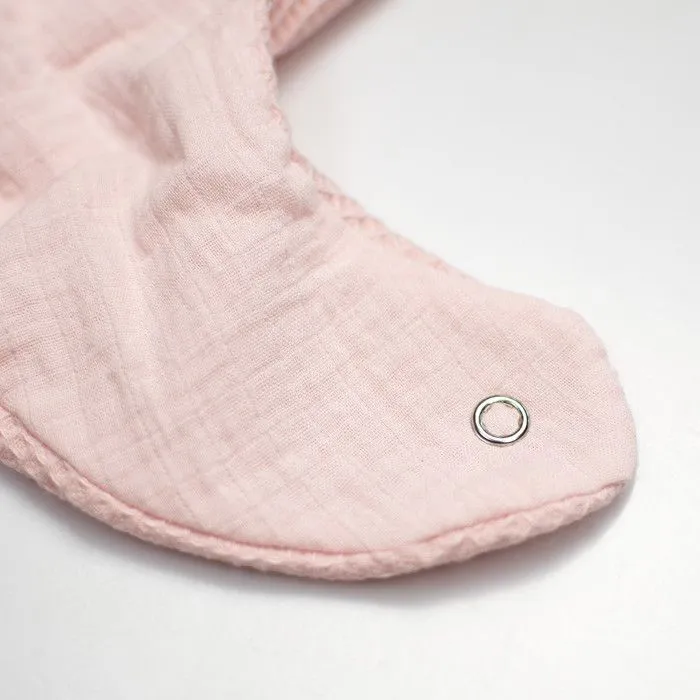 Bavoir bandana en nid d'abeille Naissance Rose-1