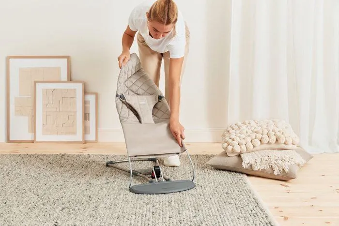 BabyBjörn Transat Bliss - Tissé Classic quilt - Sable Gris - Ergonomique - Ajustable - Pliable-0