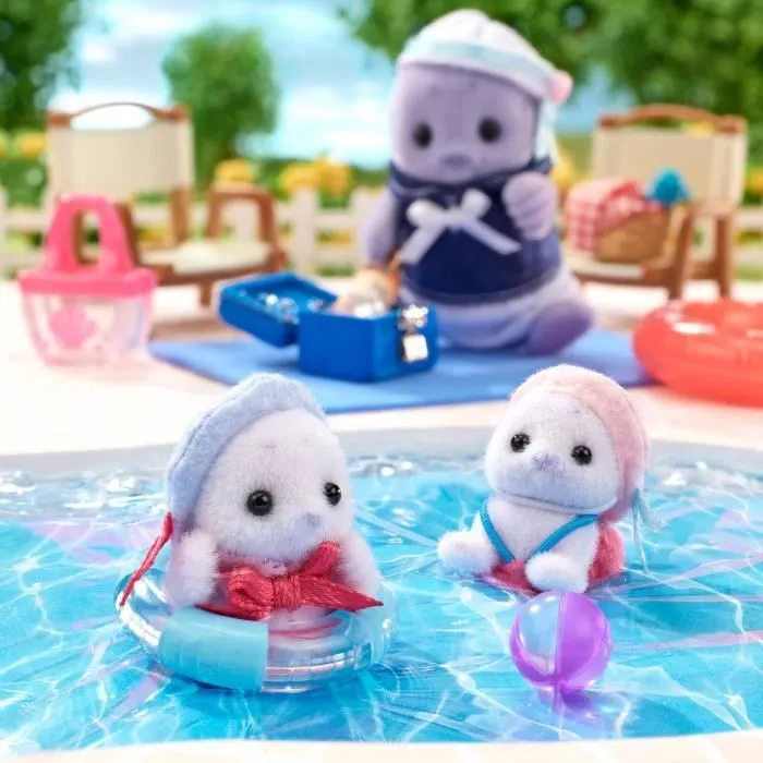Famille Articulée - SYLVANIAN FAMILIES - Famille Phoque - 4 Personnages et Accessoires de Plage-8