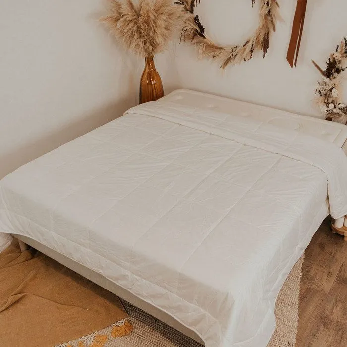 Couette SWEETNESS 240x260 cm | Laine pure | Blanc-1
