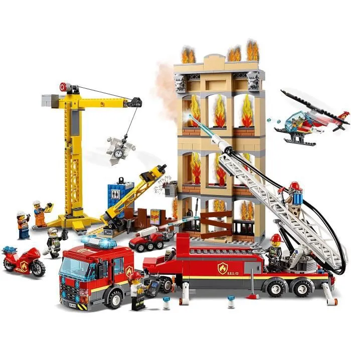 LEGO® City 60216 Les pompiers du centre-ville avec camion de pompiers Grue, Hélicoptère, Moto et Jouet pour Enfants 6 ans et +-4