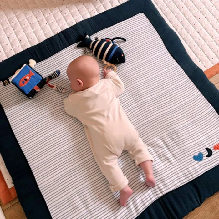 Grand tapis de jeu en double gaze de coton marinière - BABY SAILOR-2