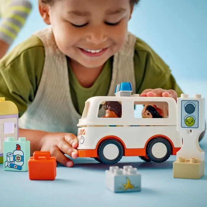 LEGO DUPLO 10447 L’ambulance et le chauffeur - Jouet interactif pour les enfants dès 2 ans-3